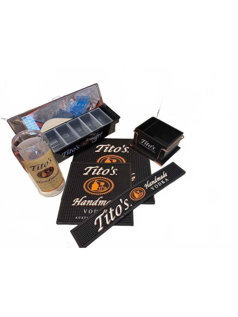 Tito’s Bar Set